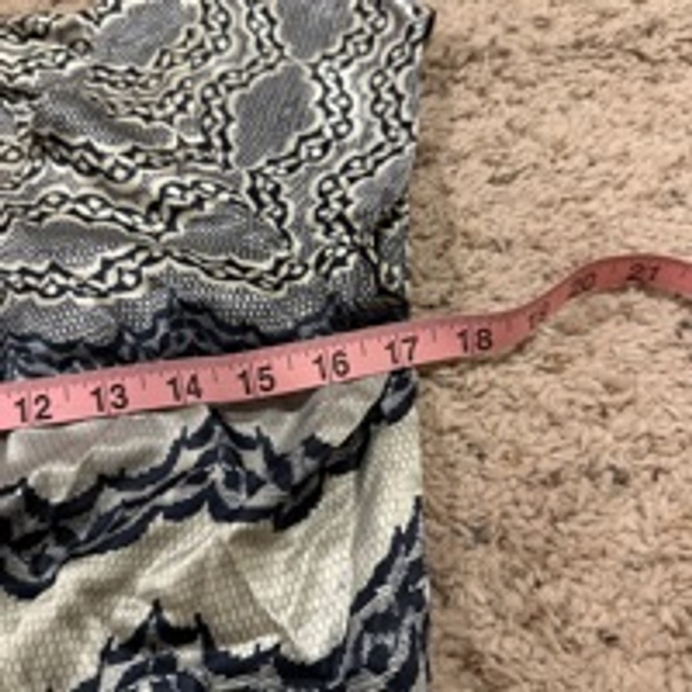 Women's Cabi Chantilly Silk Snakeskin Print Tunic Size M Blue Gray 817 - Picture 4 of 8